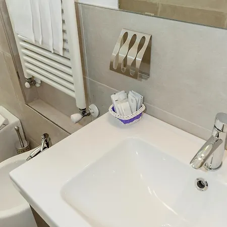 卡梅拉布罗纳斯塔兹翁客房旅馆