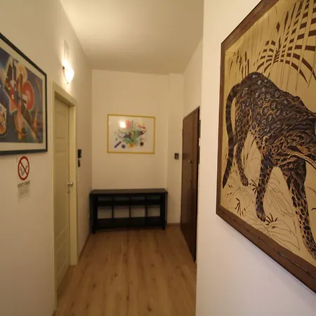 卡梅拉布罗纳斯塔兹翁客房旅馆