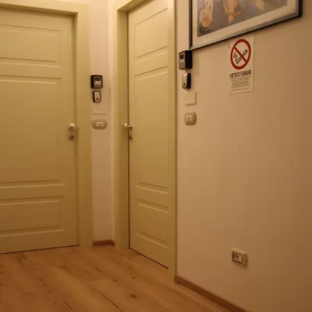 卡梅拉布罗纳斯塔兹翁客房旅馆